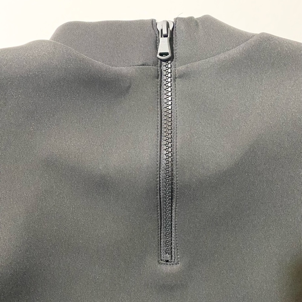 Good American Scuba Mock Neck Top - Picture 8 of 9